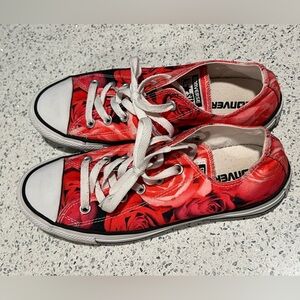 Converse Chuck Taylor All Stars Red Flower Flower Sneakers Women’s shoe Size 8